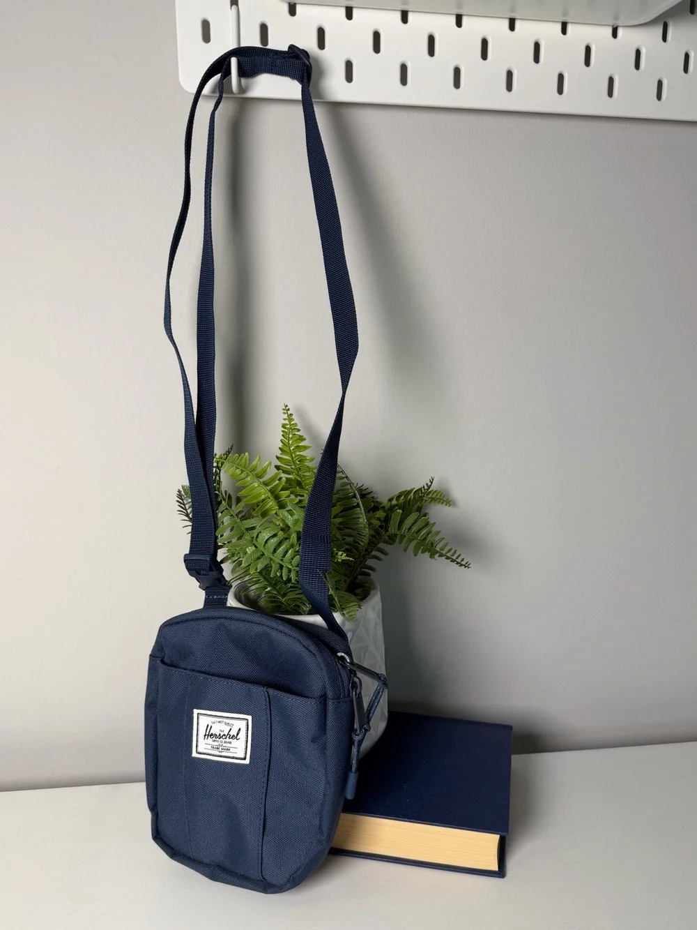 Herschel Cruz Navy Crossbody Sling Bag for Men Like New